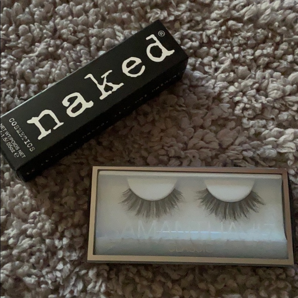 Naked Eyeshadow pigments & Huda Samantha Lashes